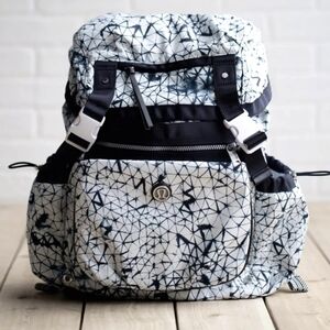 Lululemon Traveling Yogini Backpack SCWD/NVLB